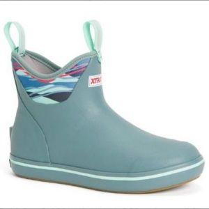 XTRATUF Ankle deck boot women’s